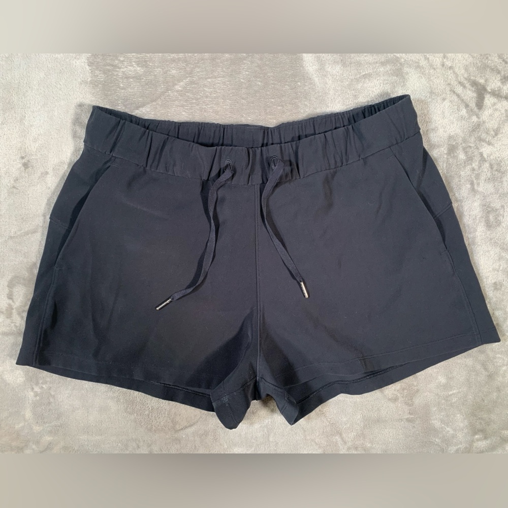 LULULEMON On The Fly Shorts 2.5" Inseam Black Size 12